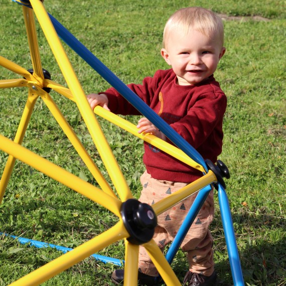 1.80 Meter große Kletterkuppel für Kinder 1.80 Meter große Kletterkuppel für Kinder