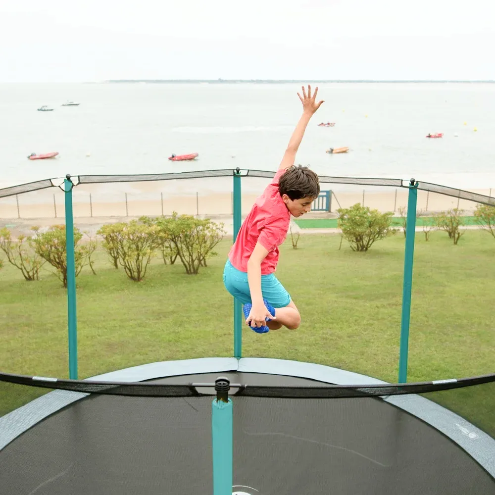 Trampolin Start'Up 430 am Meer