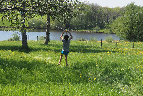 Abenteuer Pack - Indiana Seilrutsche 28m + Ninja-Parcours 15m