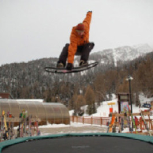 Freestyle-Figuren auf dem Trampolin