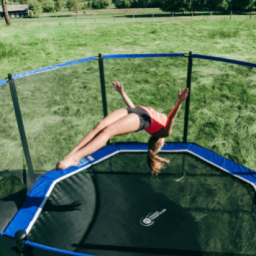 Das Trampolin: das unentbehrliche Sportgerät für zu Hause!